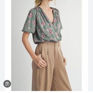 Sadie & Sage Green Floral Blouse